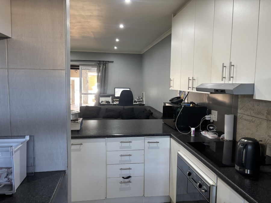 2 Bedroom Property for Sale in Glenwood Western Cape
